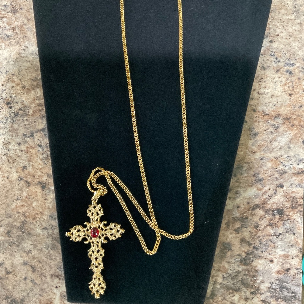 Abbey Cross Signed Avon 1975  with Ruby Red Cabochon Unisex - Picture 10 of 10